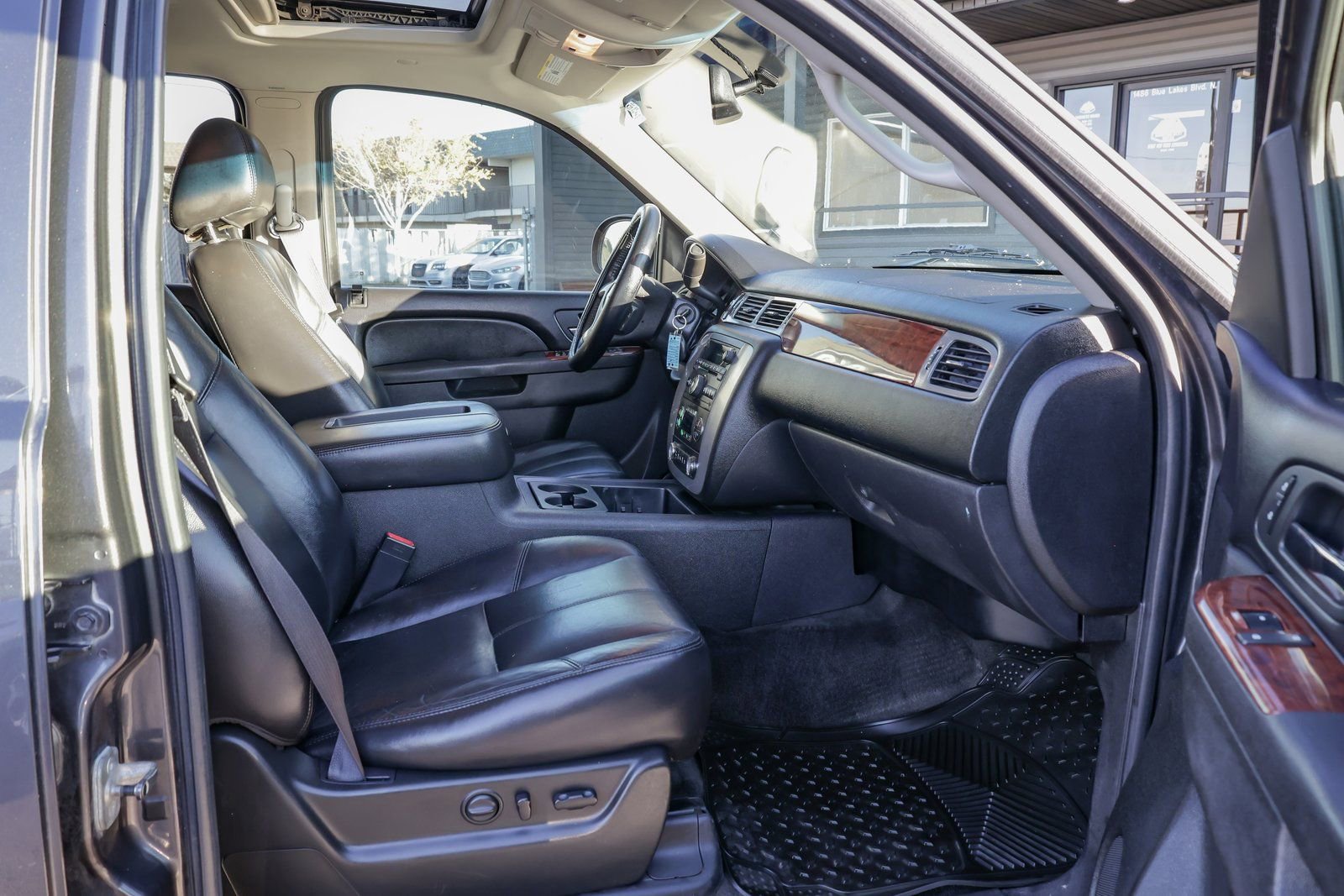 Used 2011 GMC Yukon XL SLT AWD/4WD image 26