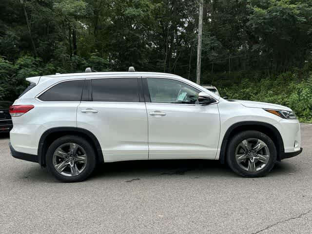 Used 2017 Toyota Highlander Limited Platinum AWD/4WD image 3
