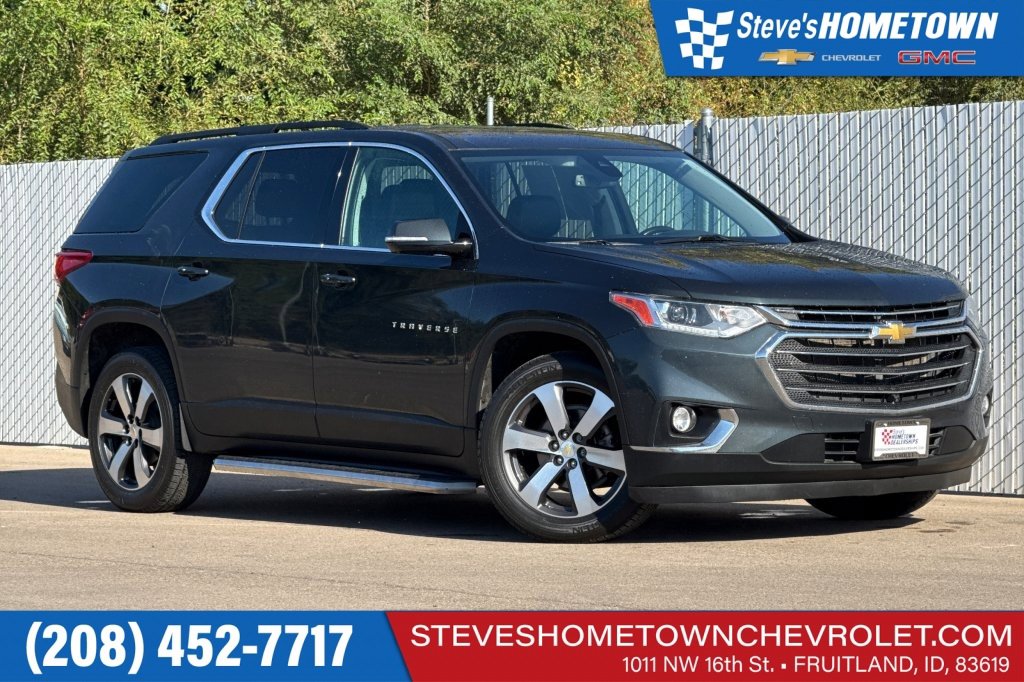 Used 2021 Chevrolet Traverse LT w/ LT Premium Package image 1