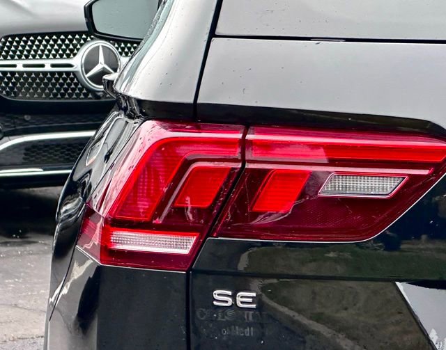 Used 2022 Volkswagen Tiguan SE R-Line image 8