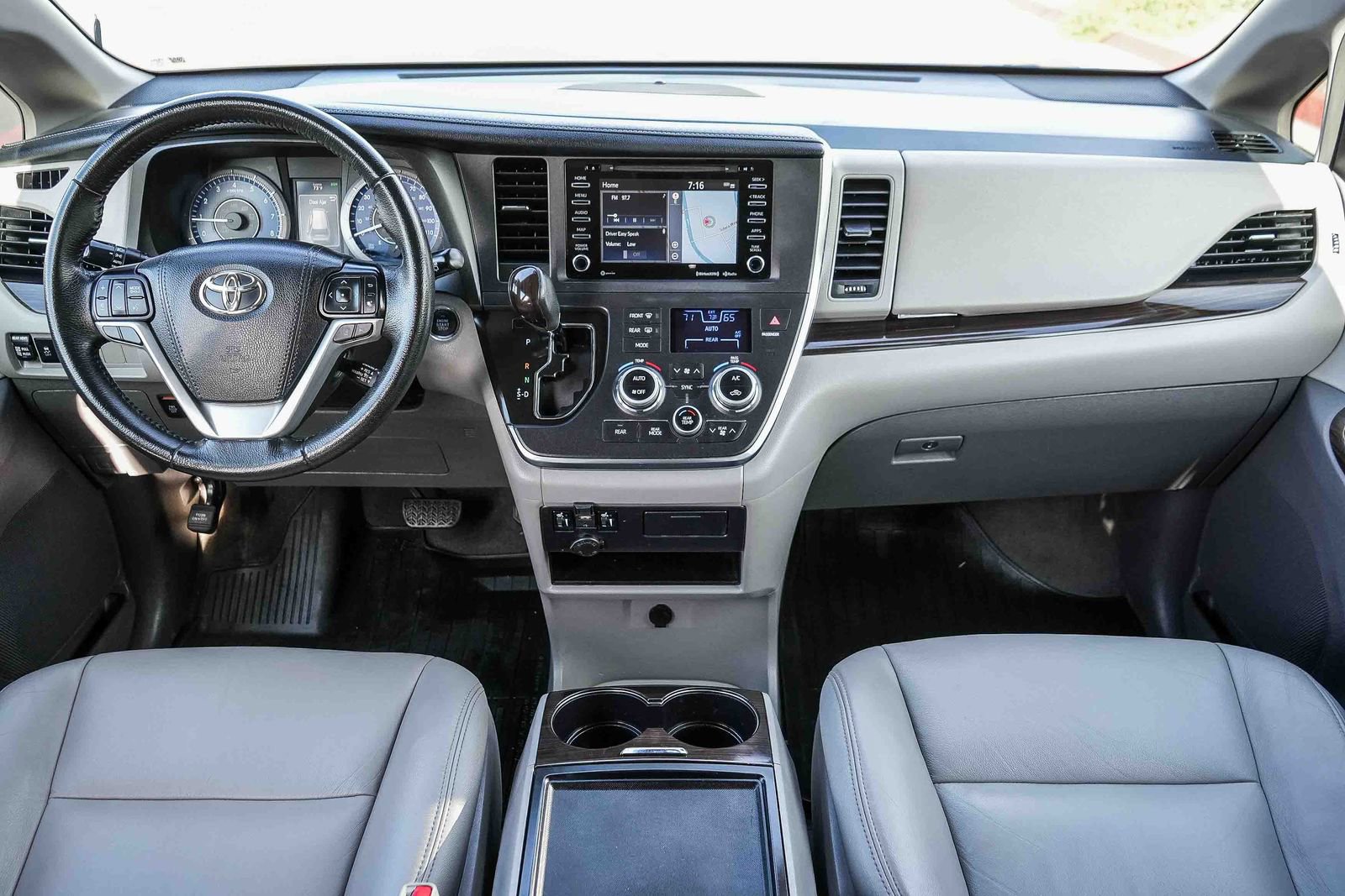 Certified 2019 Toyota Sienna XLE image 15