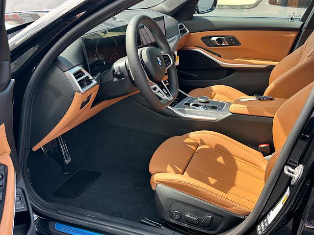 New 2026 BMW 330i xDrive Sedan w/ M Sport Package AWD/4WD image 4