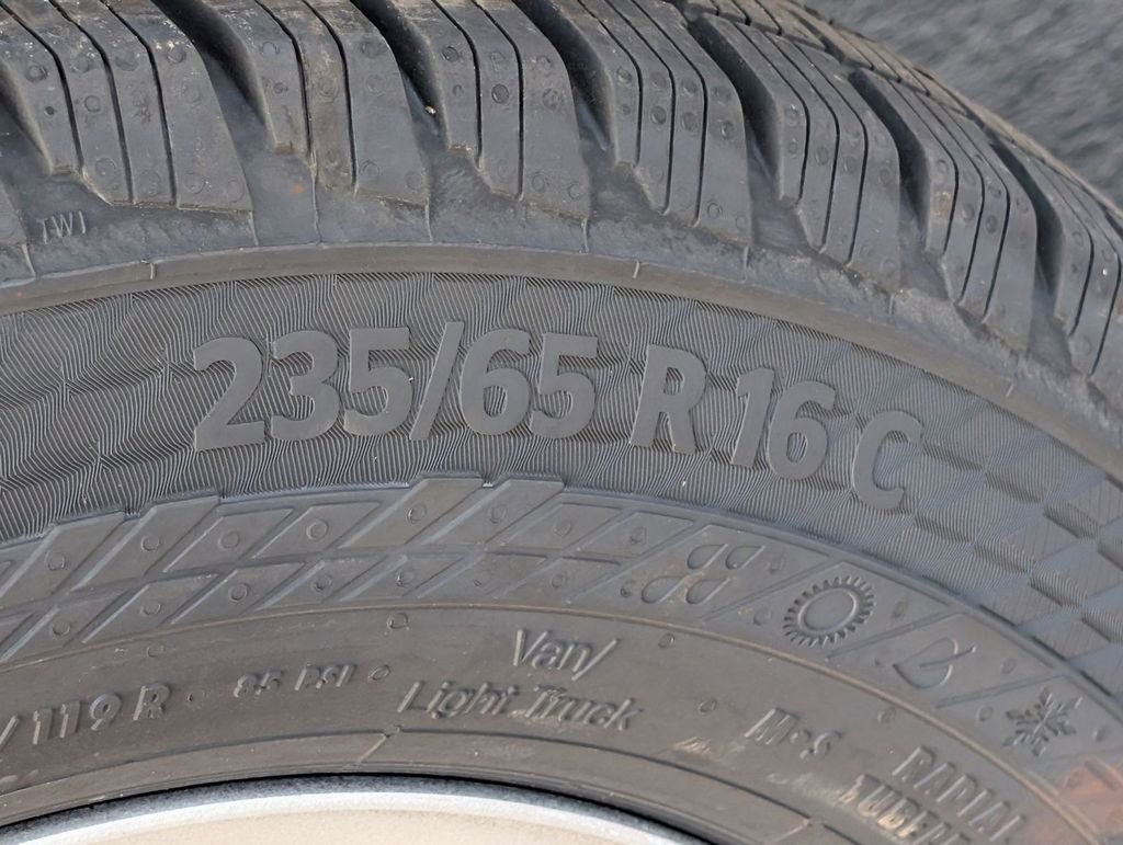 New 2026 Ford Transit 250 148 Medium Roof w/ Load Area Protection Package image 17