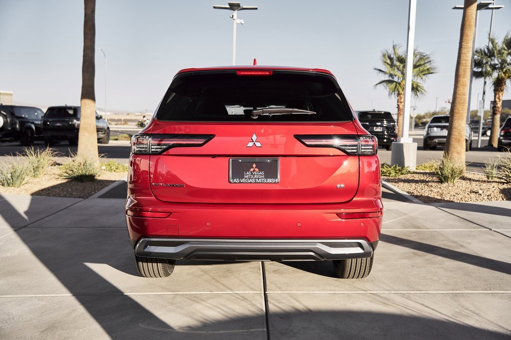 New 2025 Mitsubishi Outlander SE image 7