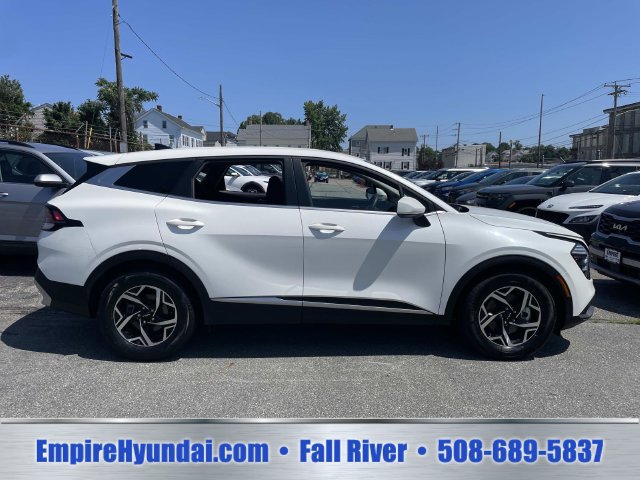 Used 2024 Kia Sportage LX FWD image 3
