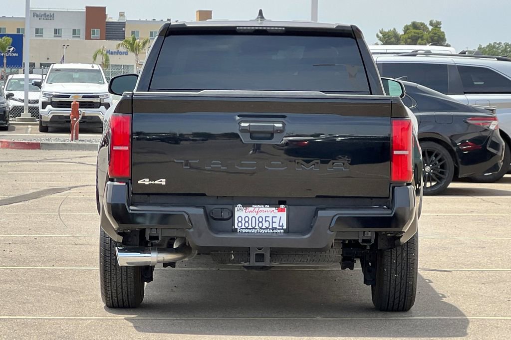 Certified 2025 Toyota Tacoma SR5 AWD/4WD image 6