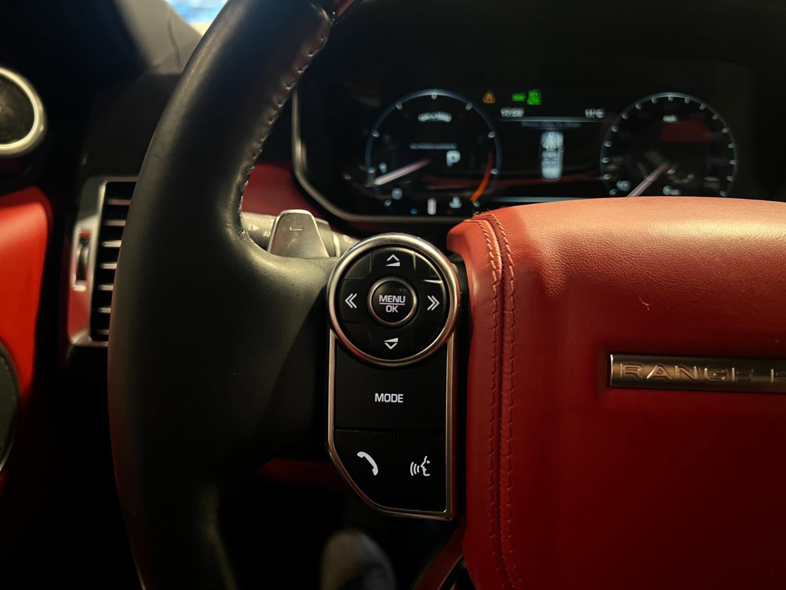 Used 2015 Land Rover Range Rover Autobiography image 13