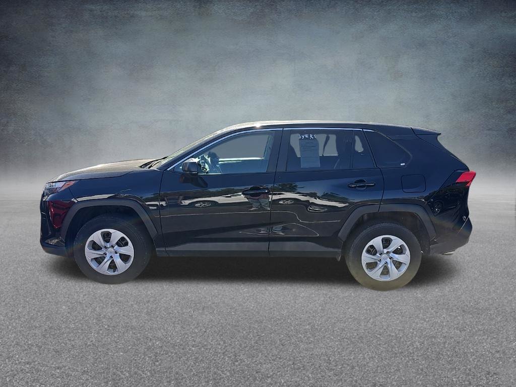Used 2025 Toyota RAV4 LE AWD/4WD image 4