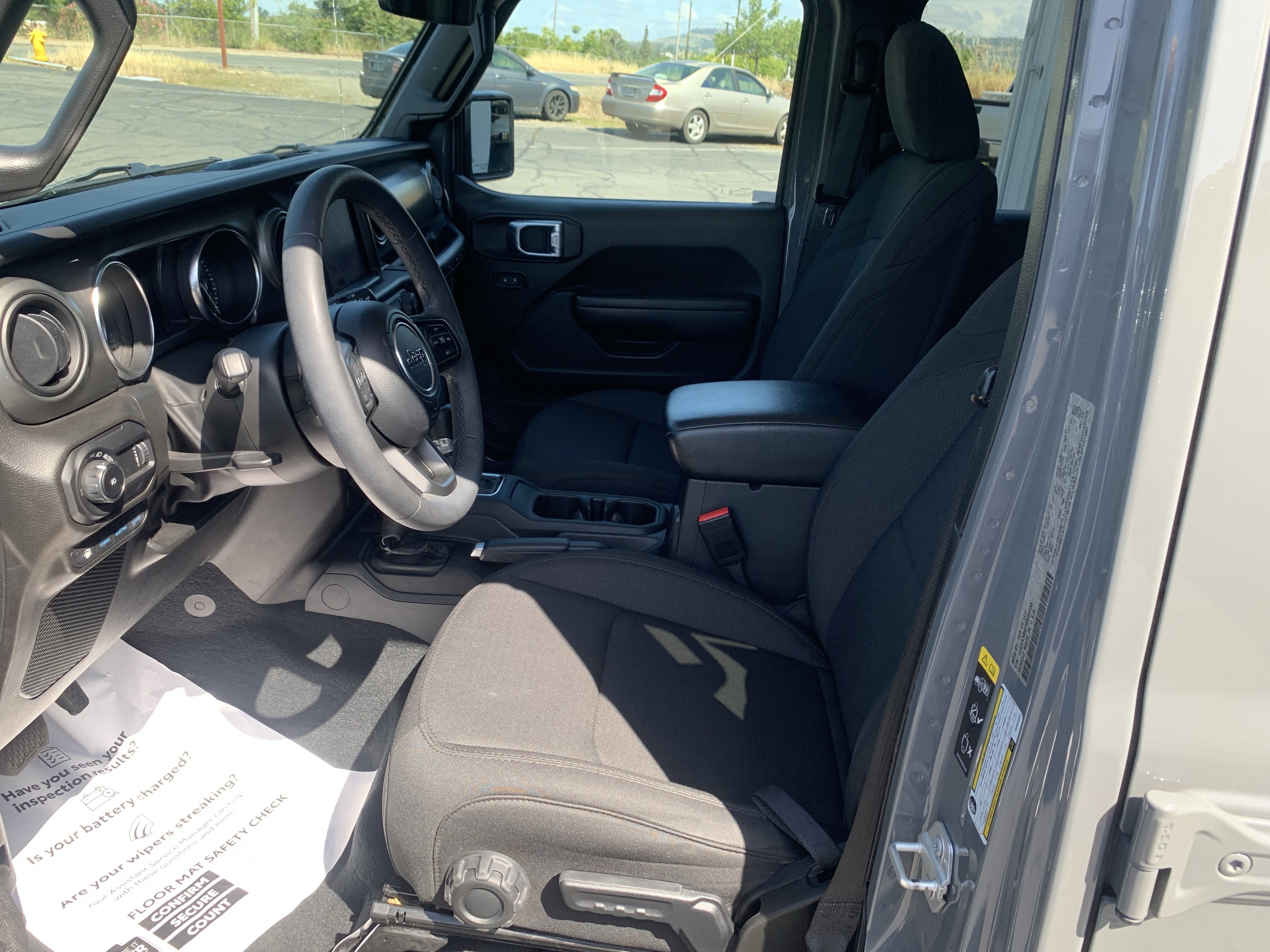 Used 2023 Jeep Wrangler Unlimited w/ 8.4" Radio Group AWD/4WD image 12