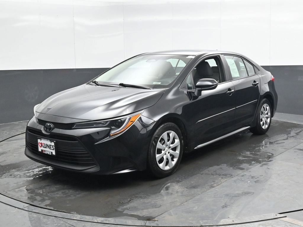 Used 2024 Toyota Corolla LE image 7