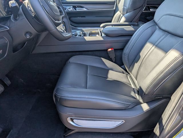 New 2026 Jeep Grand Wagoneer Summit w/ Premium Group III AWD/4WD image 13