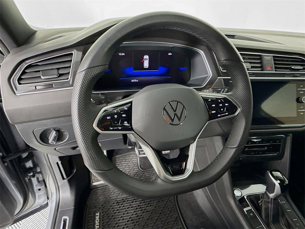 Used 2024 Volkswagen Tiguan SE R-Line image 12
