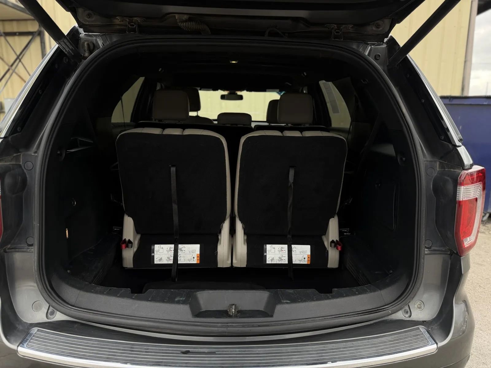 Used 2018 Ford Explorer XLT w/ Equipment Group 202A image 18