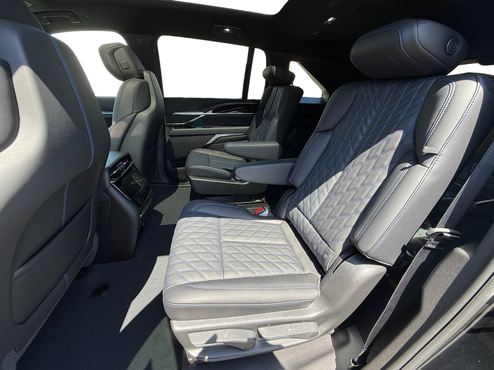 New 2026 Cadillac Escalade IQ Luxury 1 image 16