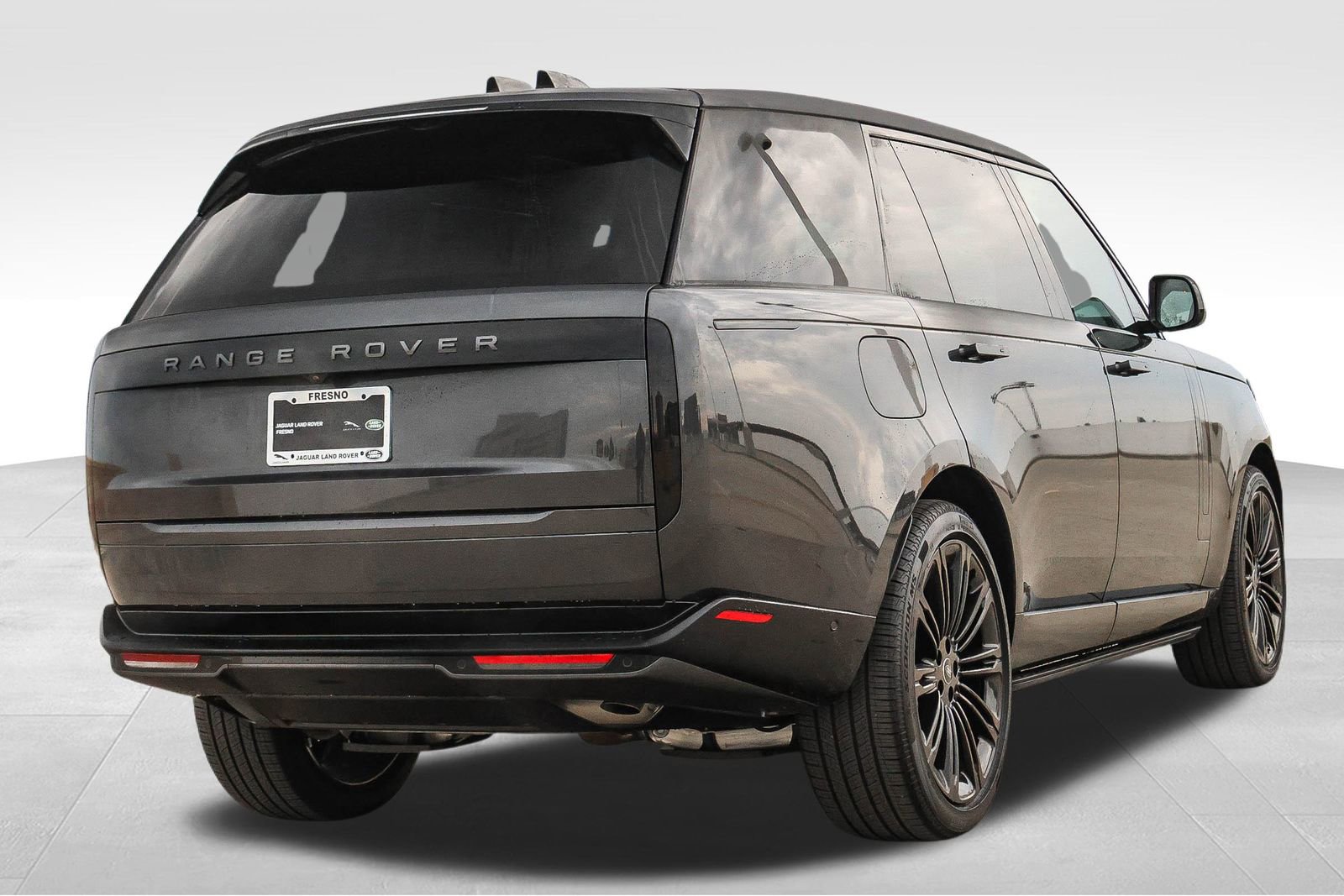 New 2025 Land Rover Range Rover Long Wheelbase SE image 5