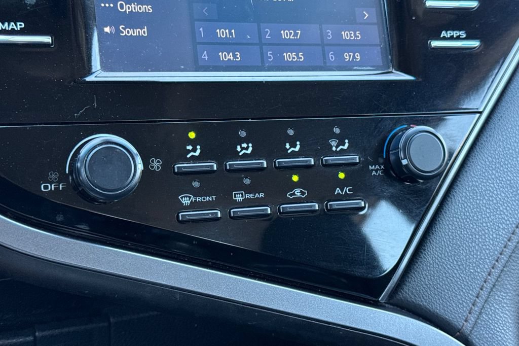 Used 2019 Toyota Camry LE FWD image 19