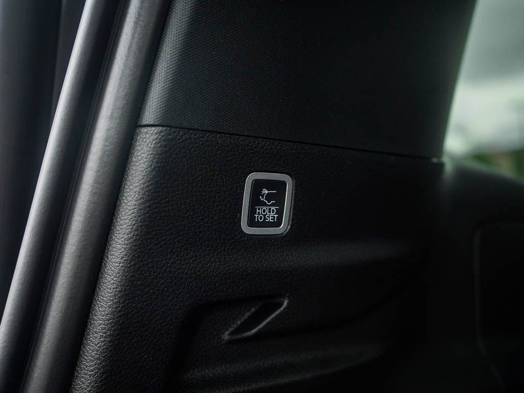 New 2026 Jeep Grand Wagoneer L Limited AWD/4WD image 9