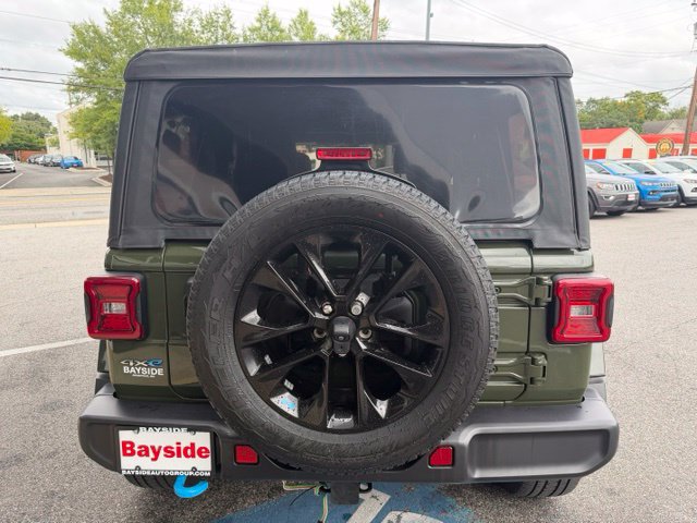 Used 2023 Jeep Wrangler Unlimited Sahara w/ Cold Weather Group AWD/4WD image 14