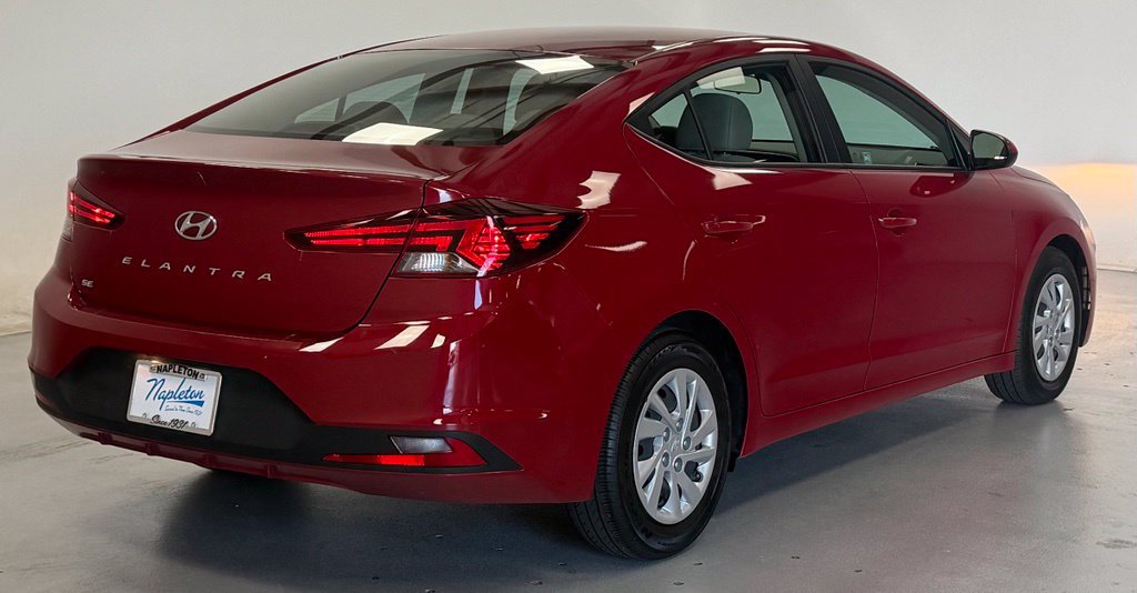 Used 2020 Hyundai Elantra SE FWD image 3