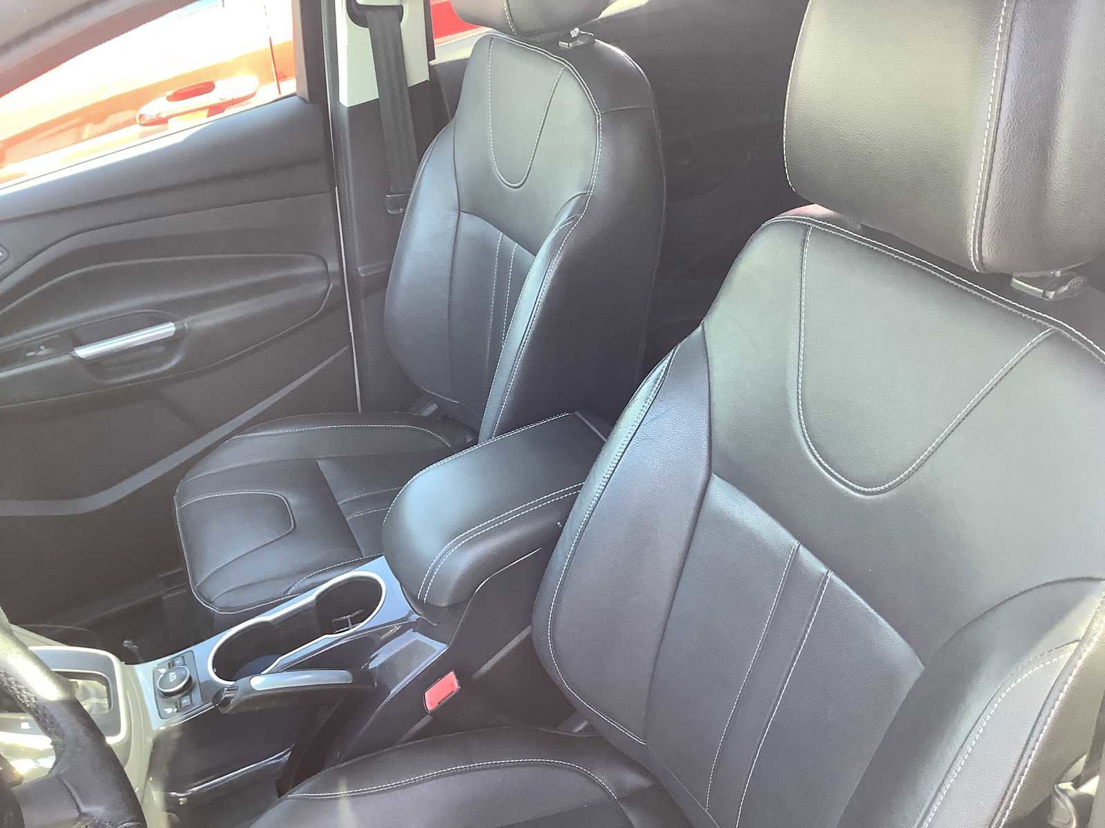 Used 2013 Ford Escape Titanium w/ Class II Trailer Tow Pkg image 11