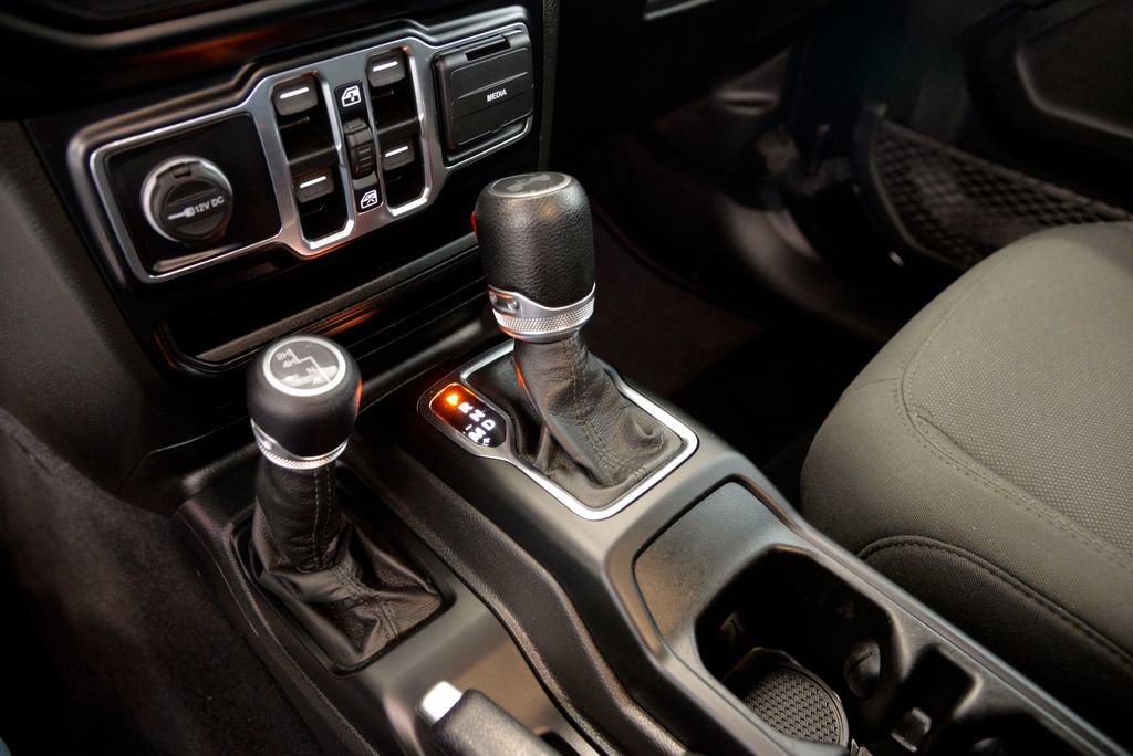 Used 2021 Jeep Wrangler Unlimited Sport image 26