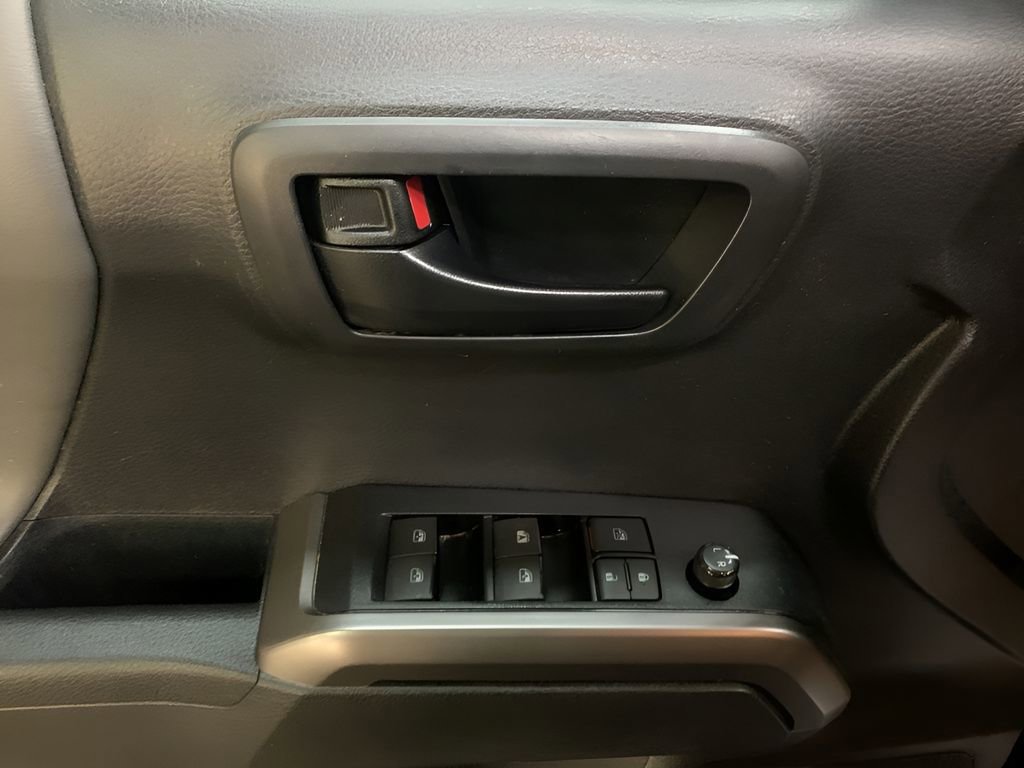 Used 2022 Toyota Tacoma SR5 image 12