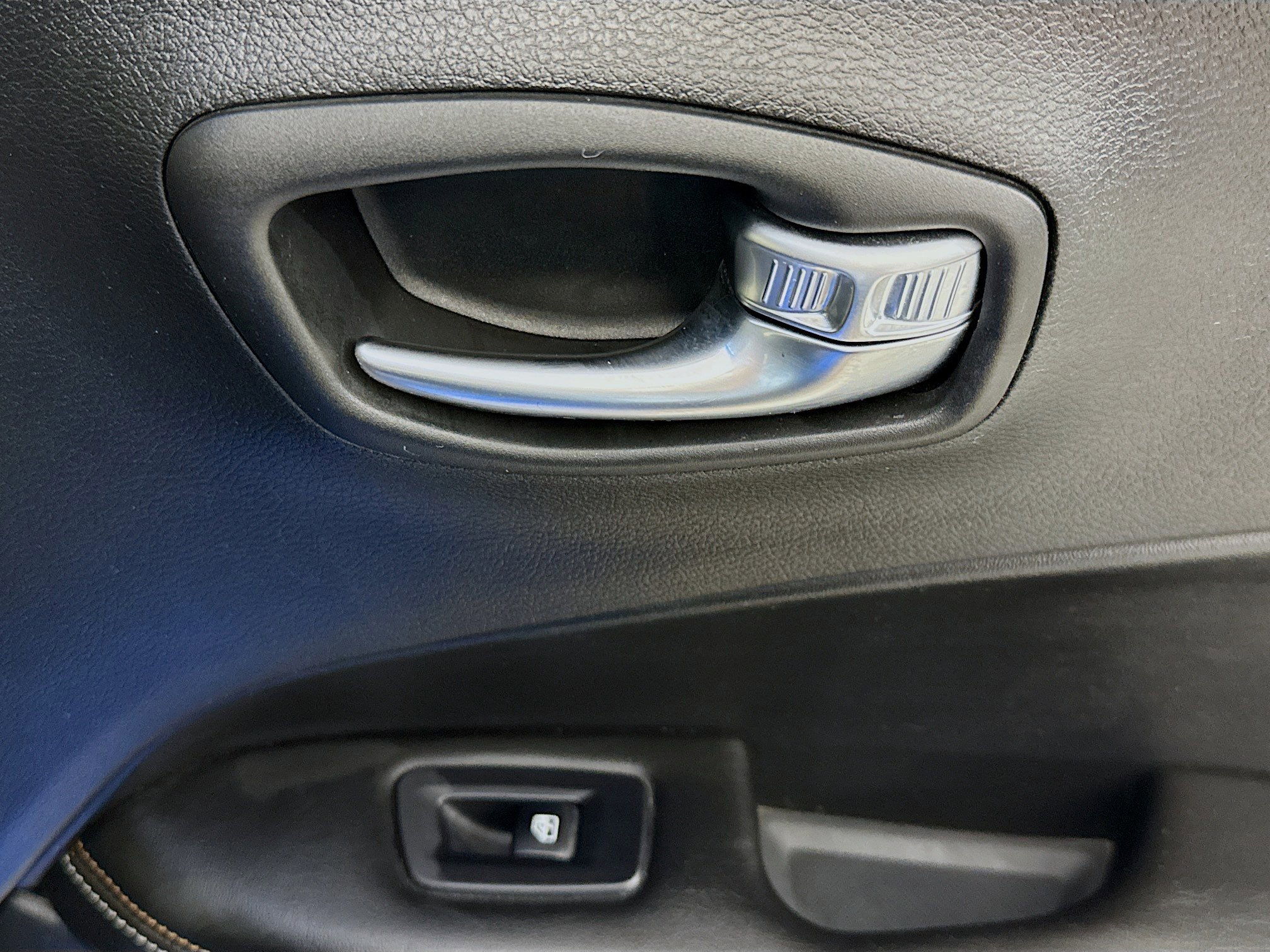 Used 2019 Jeep Compass Sport w/ Cold Weather Group image 30