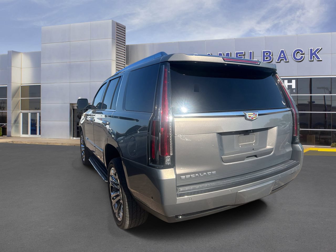 Used 2019 Cadillac Escalade Luxury w/ LPO, Radiant Package AWD/4WD image 7