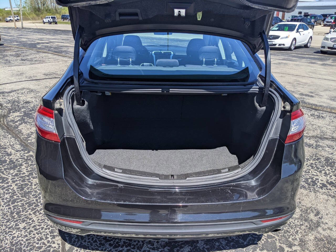 Used 2013 Ford Fusion SE FWD image 21