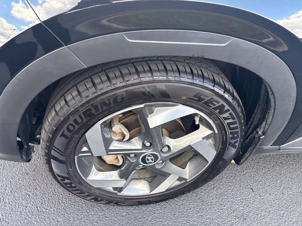 Used 2022 Hyundai Venue SEL FWD image 9