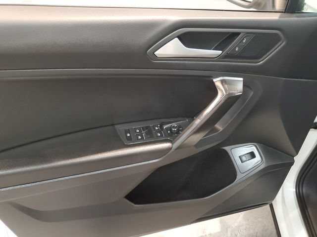 Used 2021 Volkswagen Tiguan SEL AWD/4WD image 11