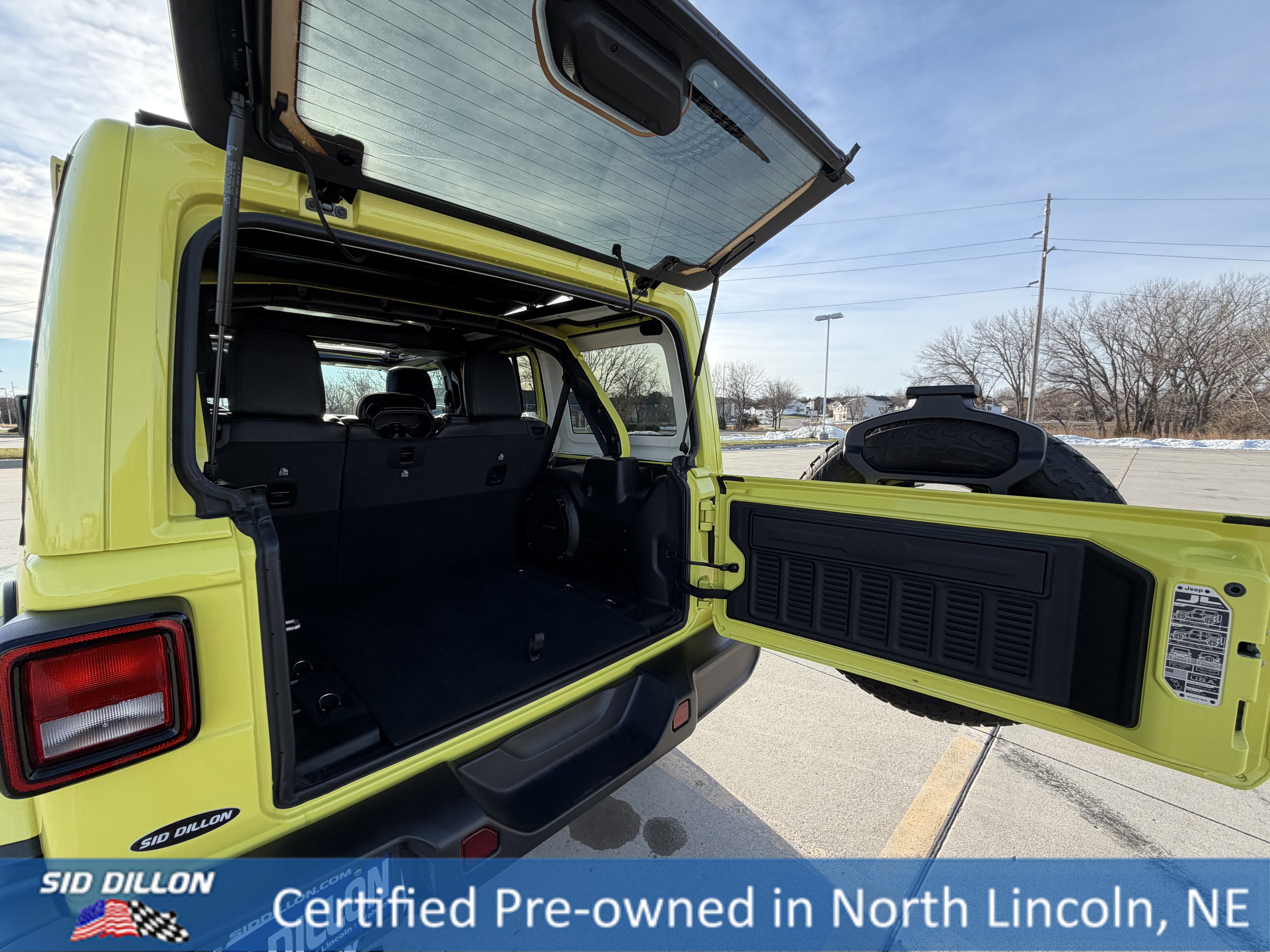 Used 2023 Jeep Wrangler Unlimited Sahara image 11