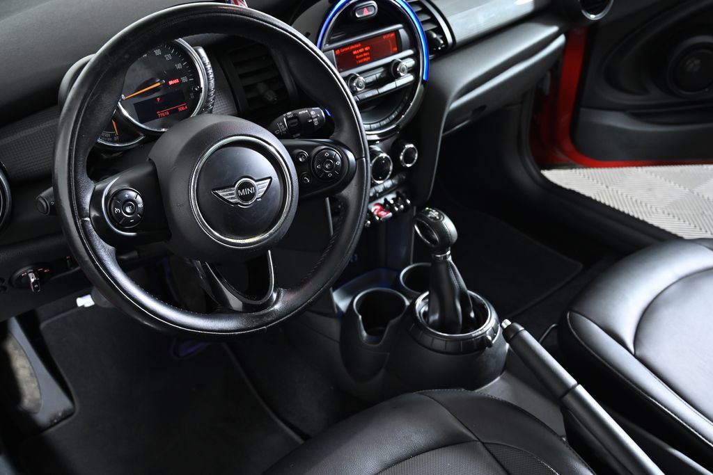 Used 2015 MINI Cooper 2-Door Hardtop FWD image 11