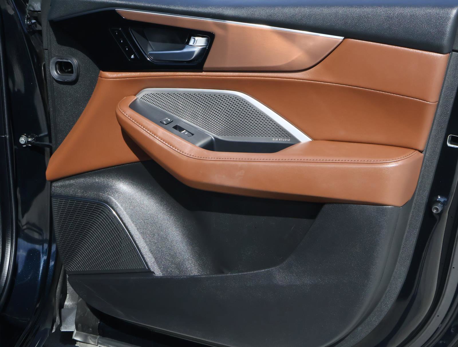 Used 2024 Acura MDX SH-AWD w/ Technology Package image 19