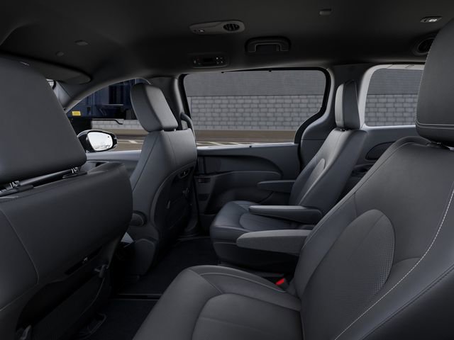New 2025 Chrysler Pacifica Select AWD/4WD image 23