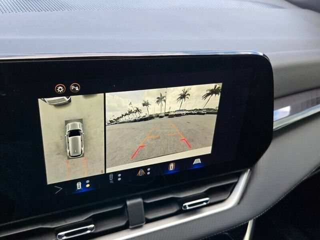 Used 2025 Chevrolet Equinox LT w/ Safety and Technology Package FWD image 19