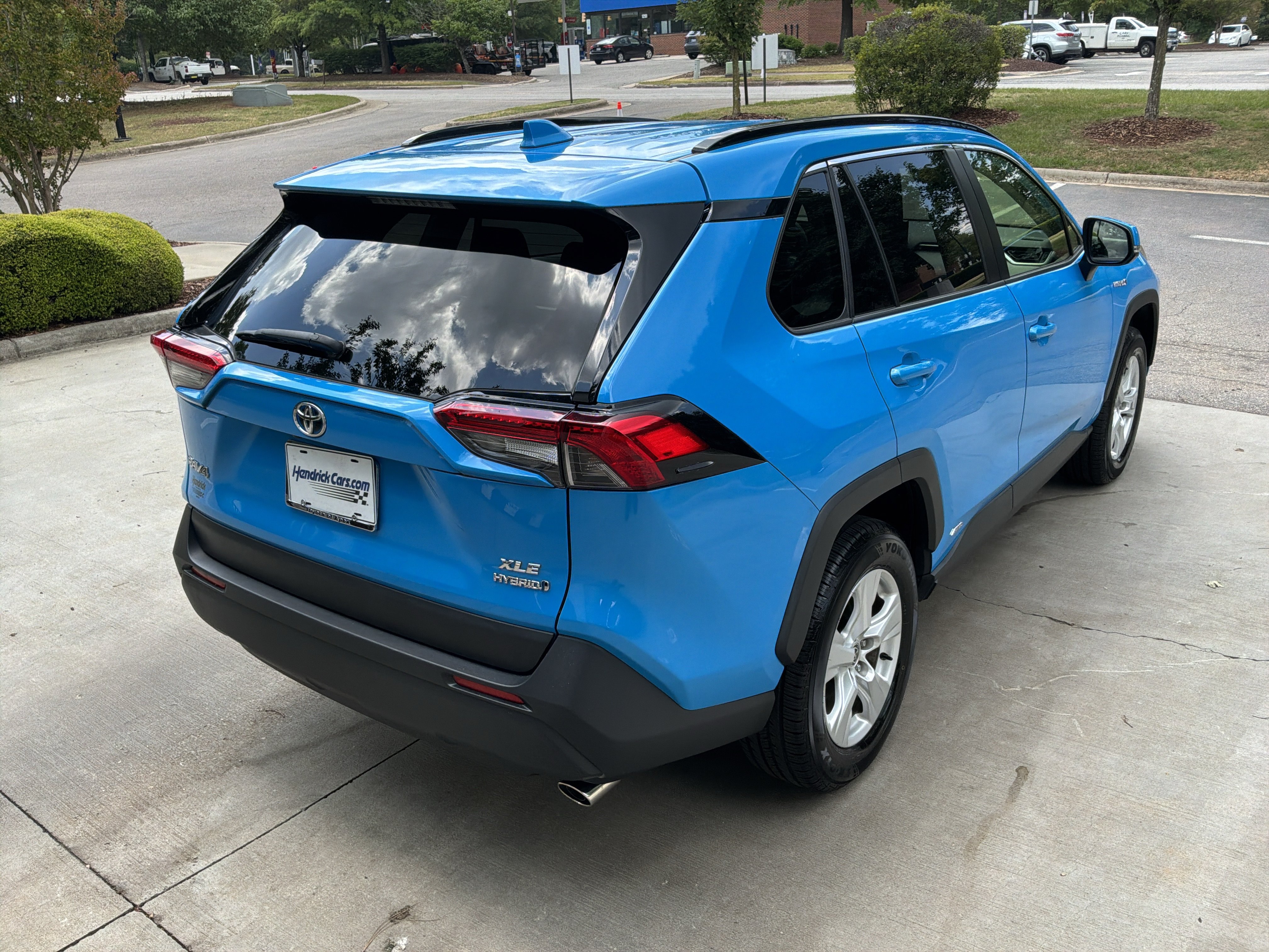 Used 2020 Toyota RAV4 XLE w/ Convenience Package AWD/4WD image 10