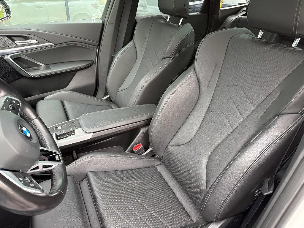 Used 2023 BMW X1 xDrive28i w/ M Sport Package AWD/4WD image 9