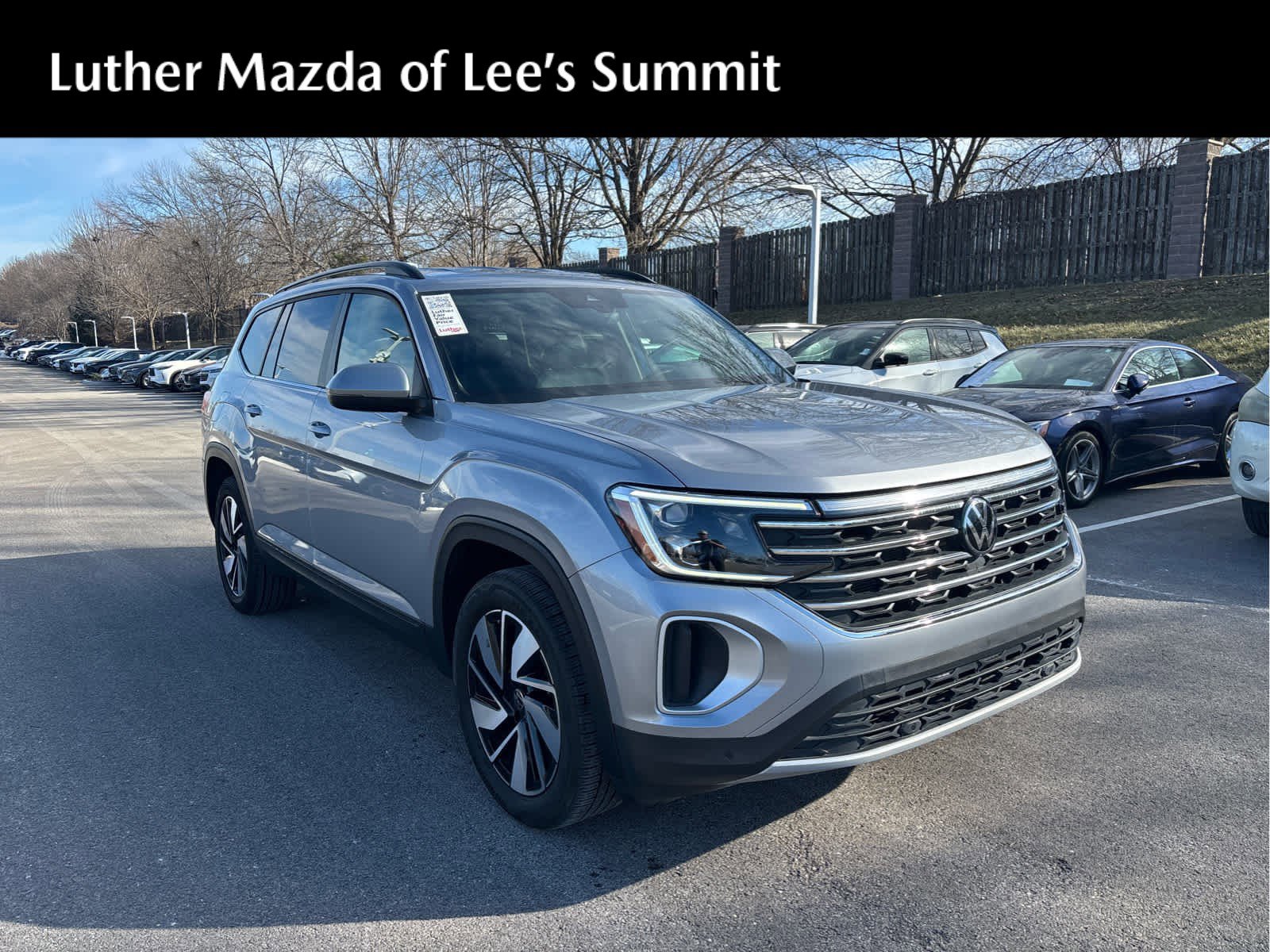 Used 2024 Volkswagen Atlas SE image 1