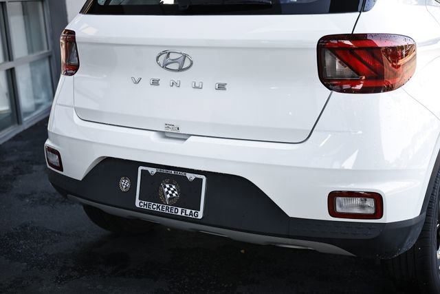 Used 2025 Hyundai Venue SEL FWD image 9