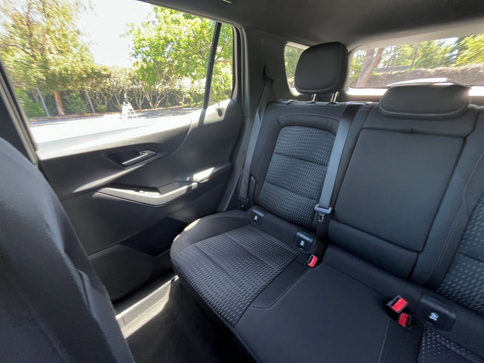Used 2025 Chevrolet Equinox LT FWD image 39
