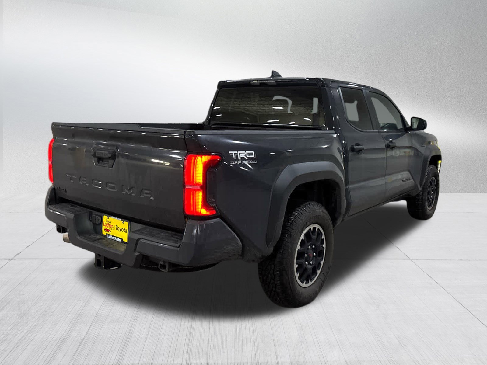 Certified 2025 Toyota Tacoma TRD Off-Road image 6