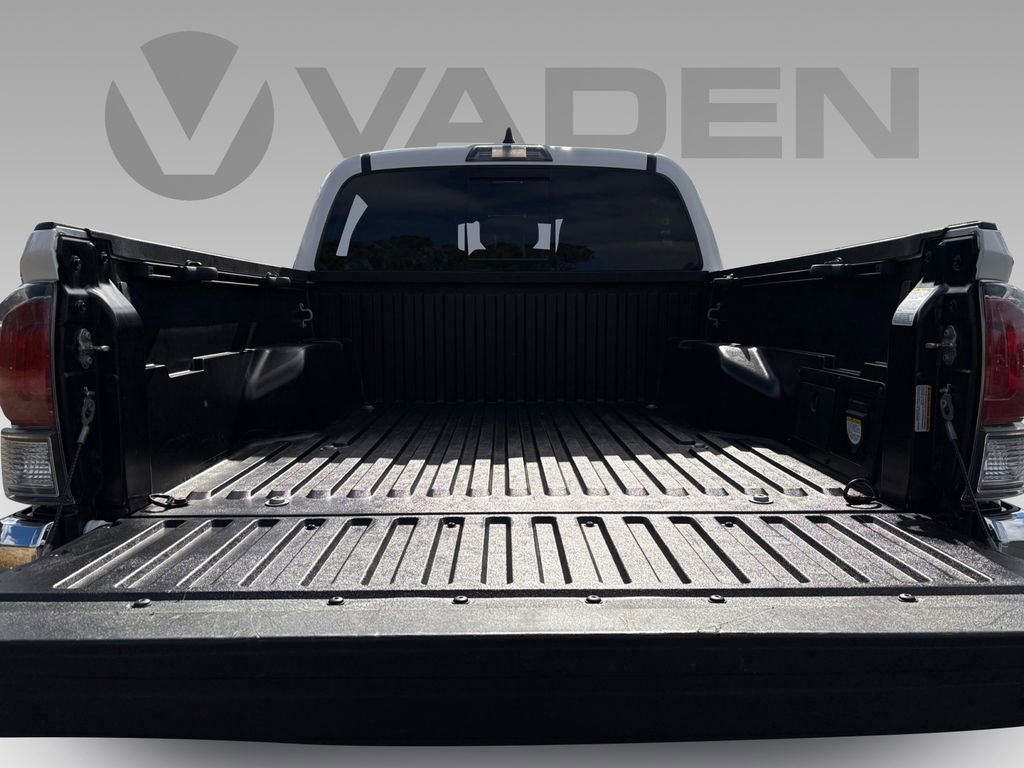 Used 2022 Toyota Tacoma TRD Off-Road image 22