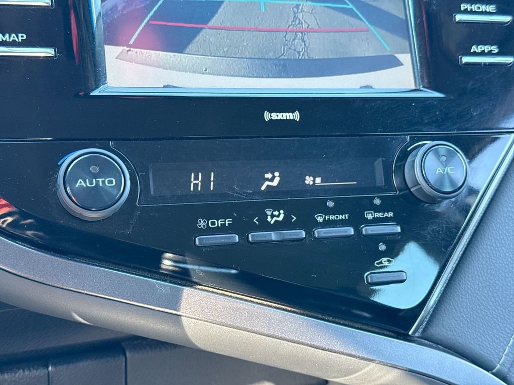 Used 2020 Toyota Camry SE image 19