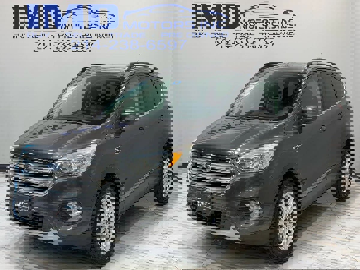 Used 2018 Ford Escape SE image 1
