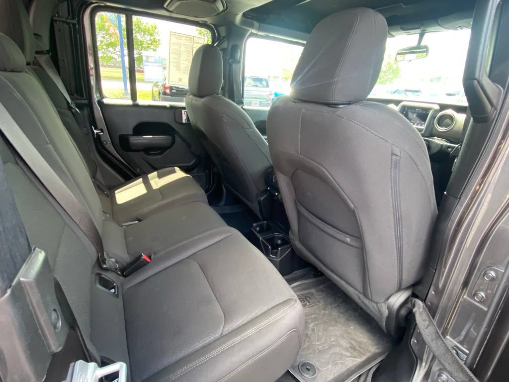Used 2023 Jeep Gladiator Sport AWD/4WD image 42