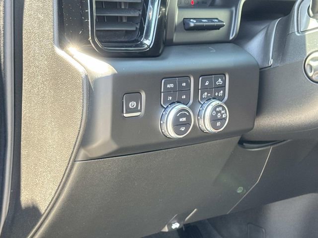 Used 2023 GMC Sierra 1500 AT4 w/ AT4 Premium Package AWD/4WD image 30