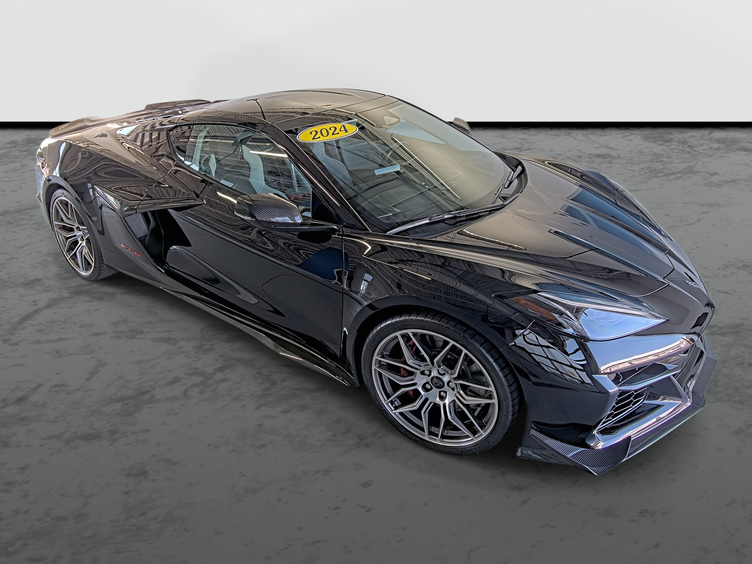 Used 2024 Chevrolet Corvette Z06 w/ Stealth Interior Trim Package RWD image 5