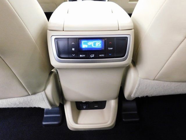 Used 2015 Toyota Highlander Limited image 28