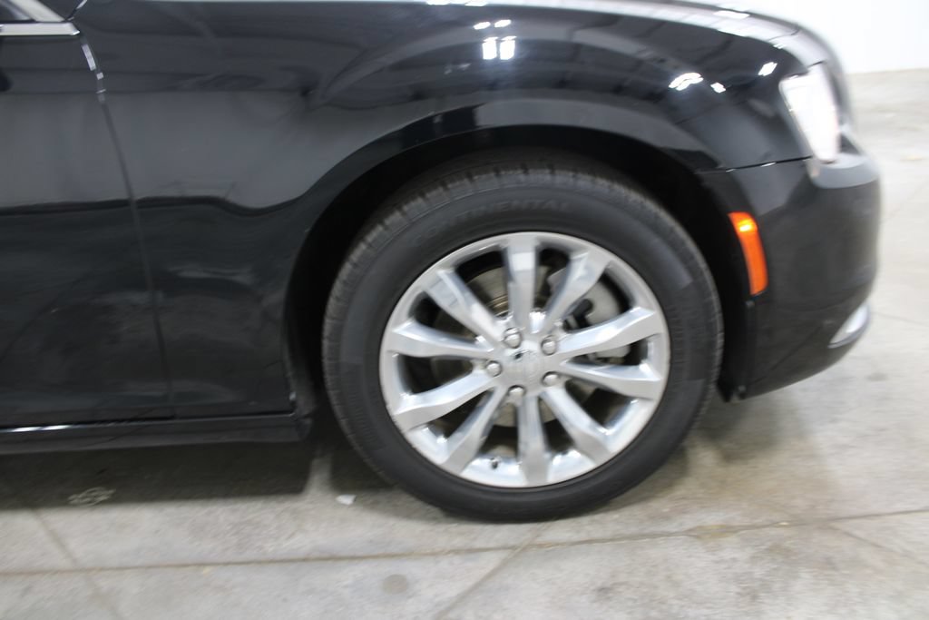 Used 2023 Chrysler 300 Touring AWD/4WD image 38